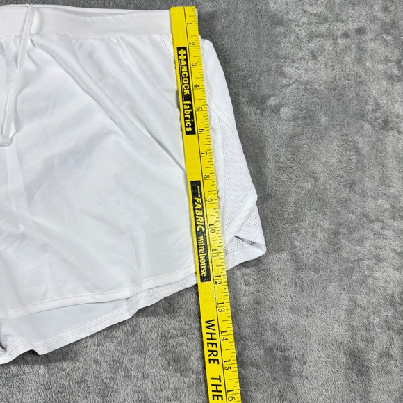 Under Armour Women’s XL White HeatGear Shorts Athletic Loose Fit Pockets - Picture 9 of 12